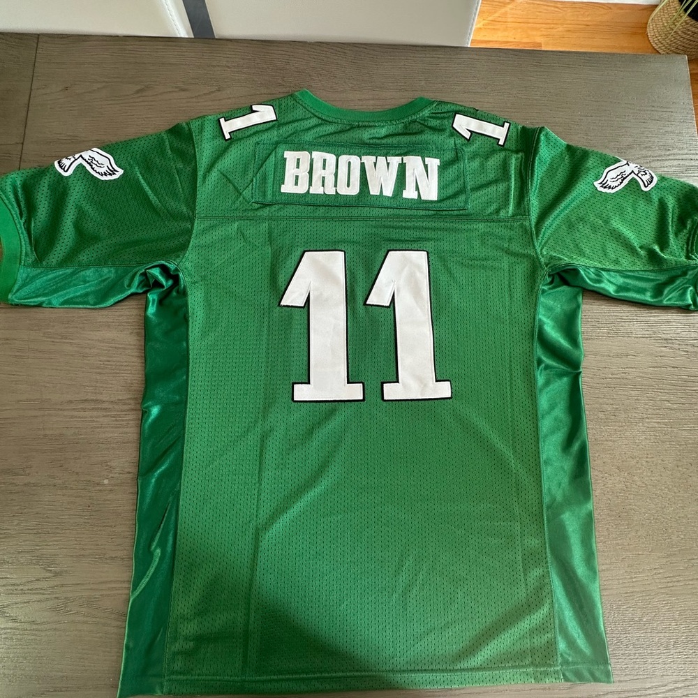 AJ Brown Philadelphia Eagles Kelly Green Jersey. Size XL.
